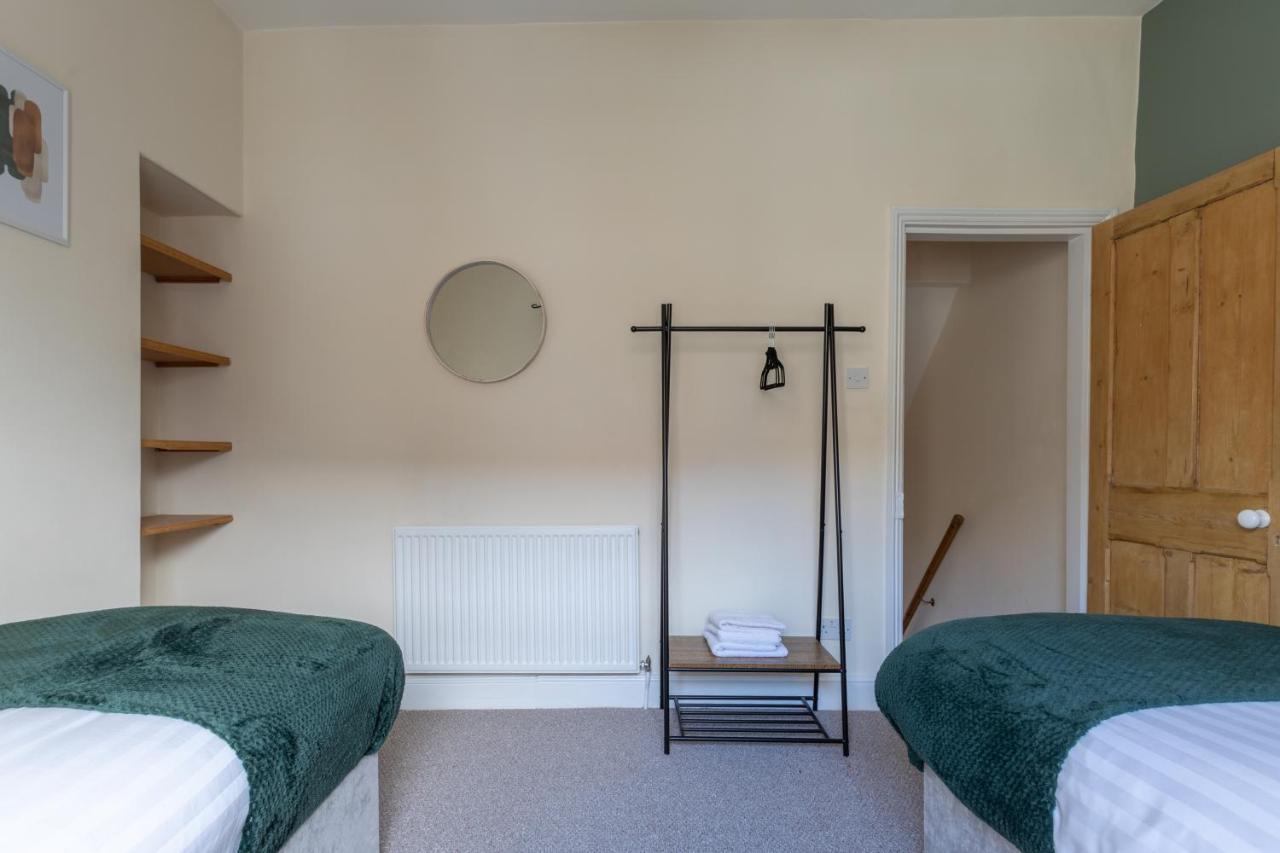 Milton Stays - Cosy 2 Bed House, 15 Min Walk To York City Center, For Up To 6 - With Period Features, Fireplace, Superfast Wi-Fi, Private Garden, Free On Street Parking Zewnętrze zdjęcie
