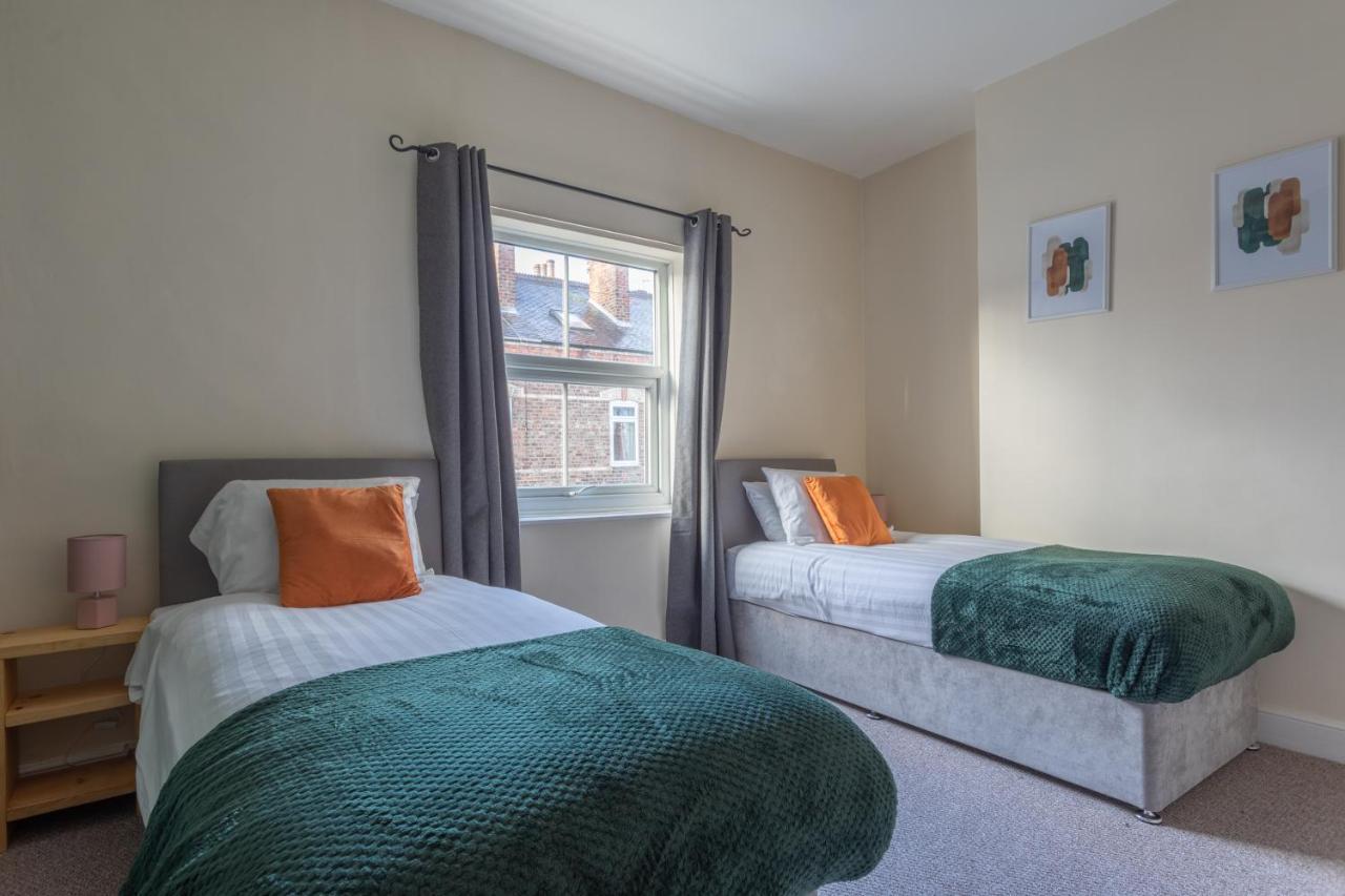 Milton Stays - Cosy 2 Bed House, 15 Min Walk To York City Center, For Up To 6 - With Period Features, Fireplace, Superfast Wi-Fi, Private Garden, Free On Street Parking Zewnętrze zdjęcie