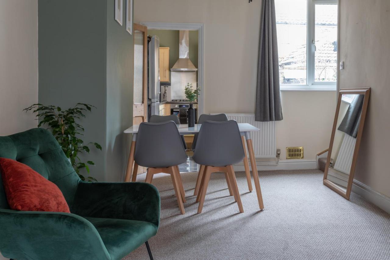 Milton Stays - Cosy 2 Bed House, 15 Min Walk To York City Center, For Up To 6 - With Period Features, Fireplace, Superfast Wi-Fi, Private Garden, Free On Street Parking Zewnętrze zdjęcie