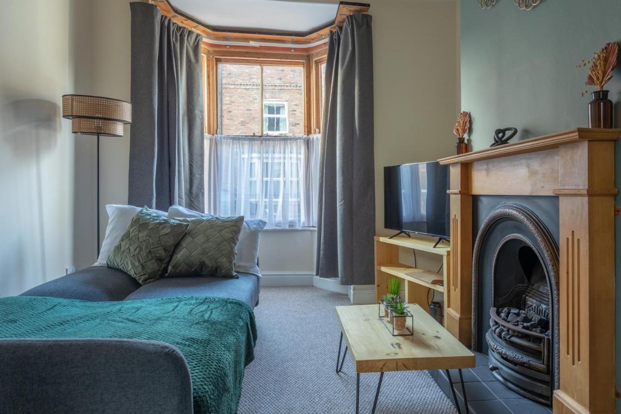 Milton Stays - Cosy 2 Bed House, 15 Min Walk To York City Center, For Up To 6 - With Period Features, Fireplace, Superfast Wi-Fi, Private Garden, Free On Street Parking Zewnętrze zdjęcie