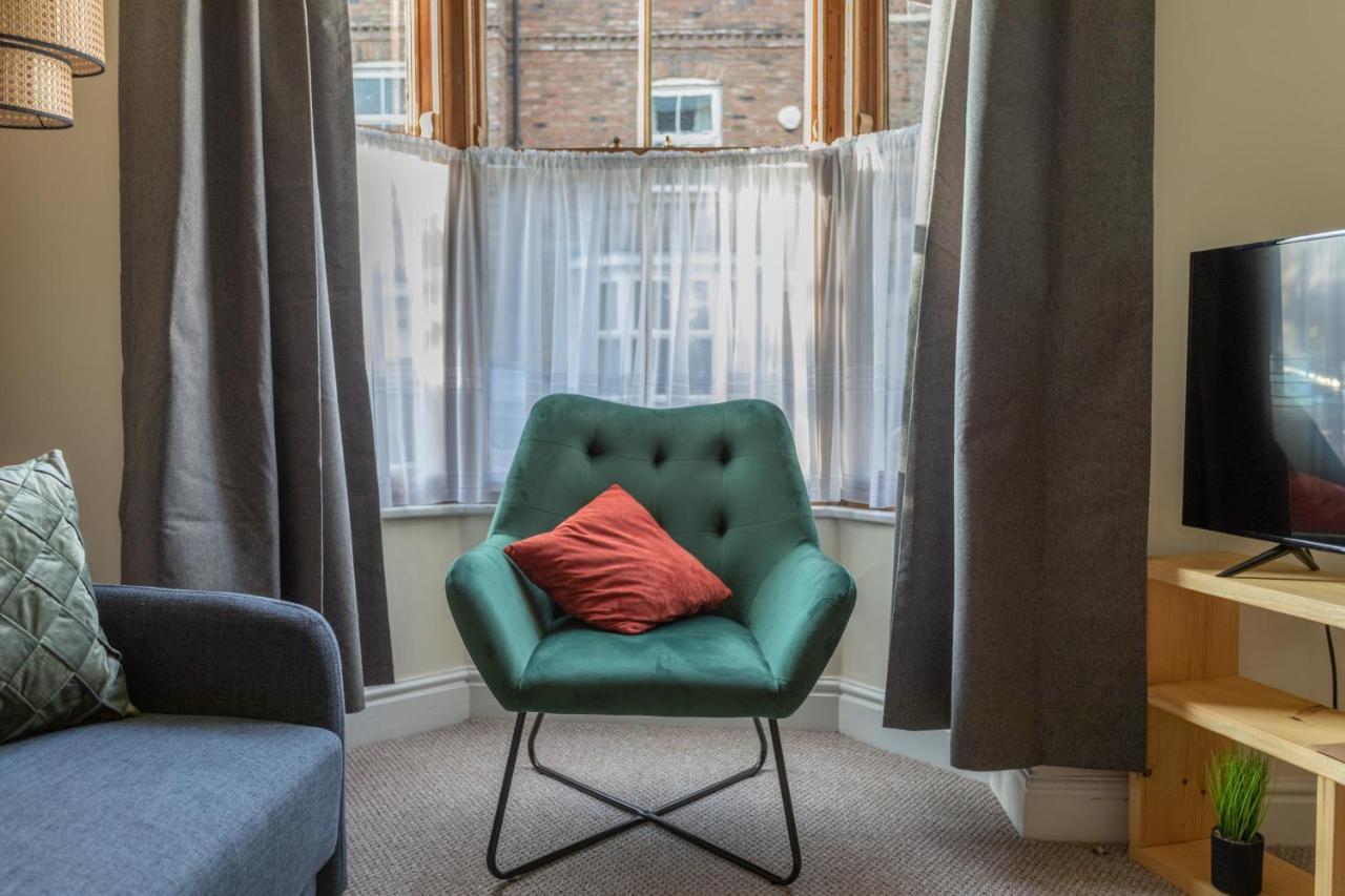 Milton Stays - Cosy 2 Bed House, 15 Min Walk To York City Center, For Up To 6 - With Period Features, Fireplace, Superfast Wi-Fi, Private Garden, Free On Street Parking Zewnętrze zdjęcie