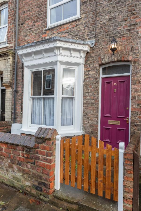 Milton Stays - Cosy 2 Bed House, 15 Min Walk To York City Center, For Up To 6 - With Period Features, Fireplace, Superfast Wi-Fi, Private Garden, Free On Street Parking Zewnętrze zdjęcie